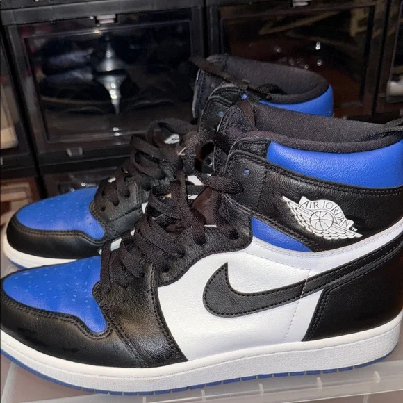 Mens Jordan Air 1 Retro High OG "Royal Toe" sneakers Black - Picture 2 of 11